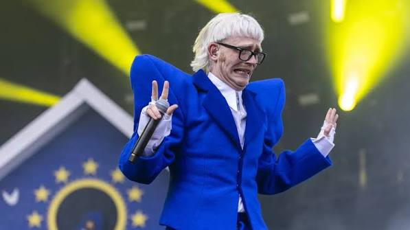 De huidige afbeelding heeft geen alternatieve tekst. De bestandsnaam is: song.jpg